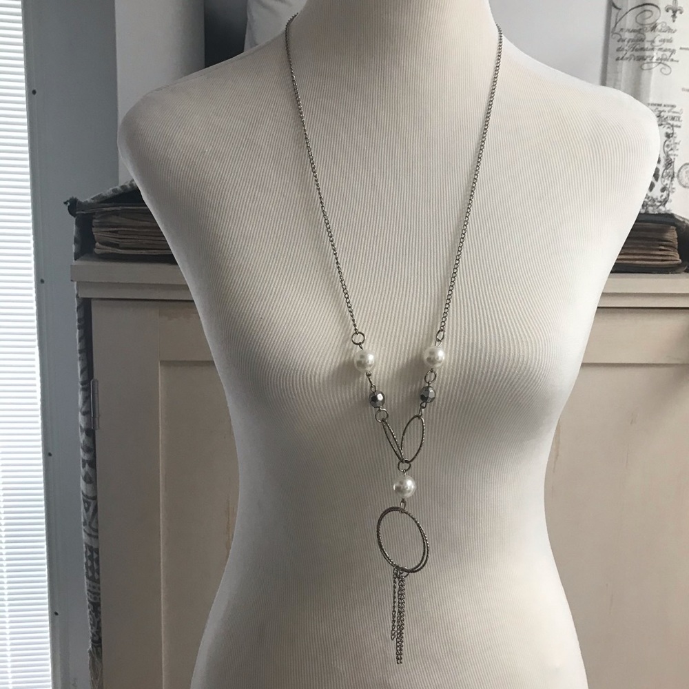 New Silver tone 42” chain necklace w/pearls